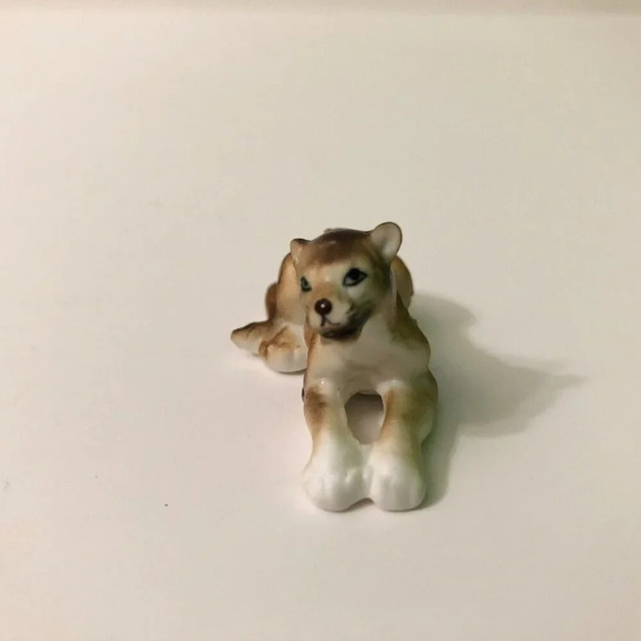 Vintage Miniature Lioness Lion Bone China  Figurine Japan 1 Inch Tall Figure - Picture 10 of 14